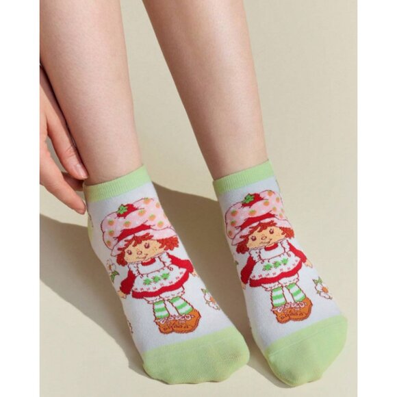 Strawberry Shortcake Ankle Socks – 3-Pack of Cute Cartoon Graphic Socks One Size - Picture 8 of 9